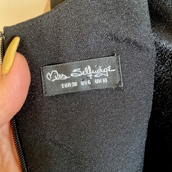 Curtain Crop Top - Picture 3 of 7